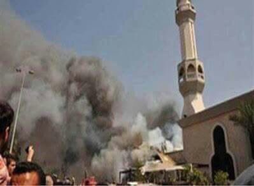 Un ataque terrorista en una mezquita egipcia mató a 235 personas Un ataque terrorista en una mezquita egipcia mató a 235 personas