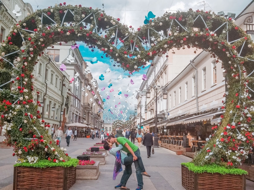 Un beso profundo en el viaje: la historia de una relación a larga distancia con final feliz