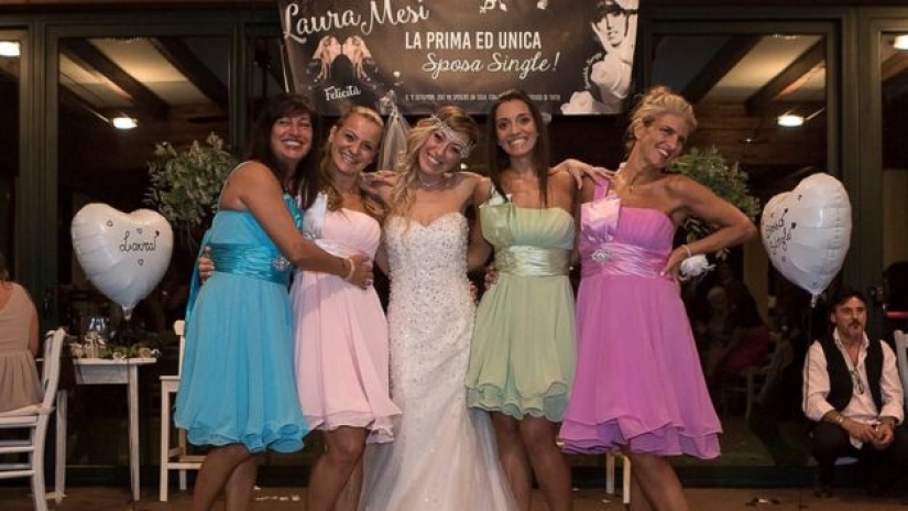Un cuento de hadas sin príncipe: una mujer italiana se casó sola