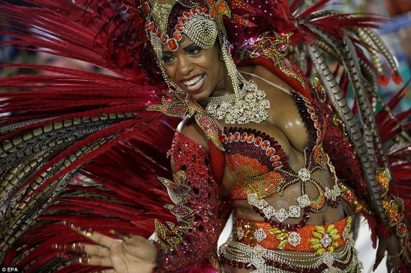 Un derroche de carne, sudor y purpurina: Río de Janeiro ha capturado el carnaval