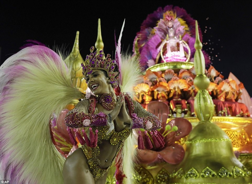 Un derroche de carne, sudor y purpurina: Río de Janeiro ha capturado el carnaval