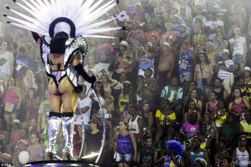 Un derroche de carne, sudor y purpurina: Río de Janeiro ha capturado el carnaval