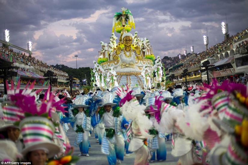 Un derroche de carne, sudor y purpurina: Río de Janeiro ha capturado el carnaval