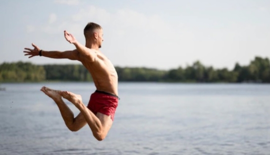 Un estadounidense murió porque se tragó una ameba devoradora de cerebros mientras nadaba