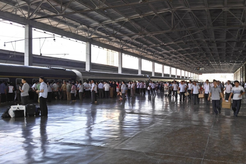Un fotógrafo tomó imágenes deprimentes de la vida de la gente común en Corea del Norte en su teléfono