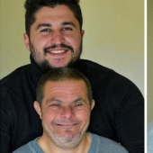 Un hombre con síndrome de Down se convirtió en padre y ahora está orgulloso de su hijo médico