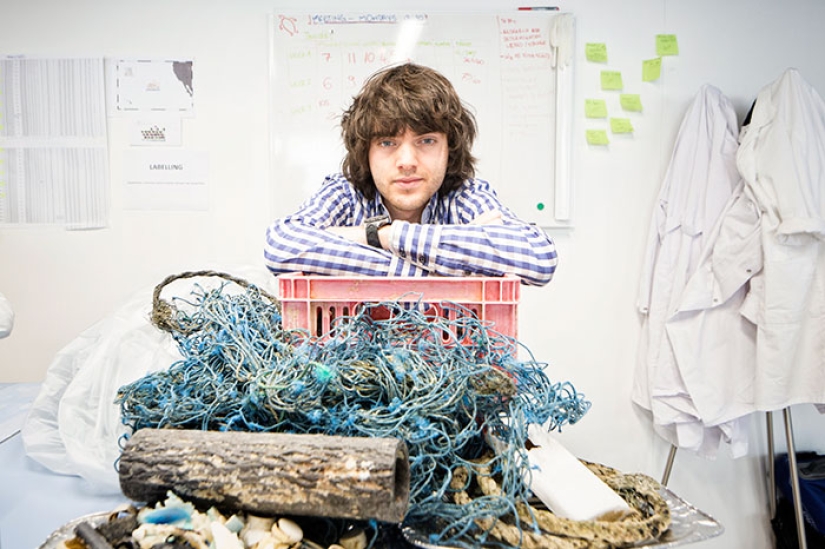 Un inventor de 23 años ha descubierto cómo limpiar el Océano Pacífico de basura plástica en 5 años