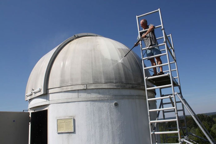 Un profesor alemán repintó el observatorio en el droide R2-D2 de Star Wars