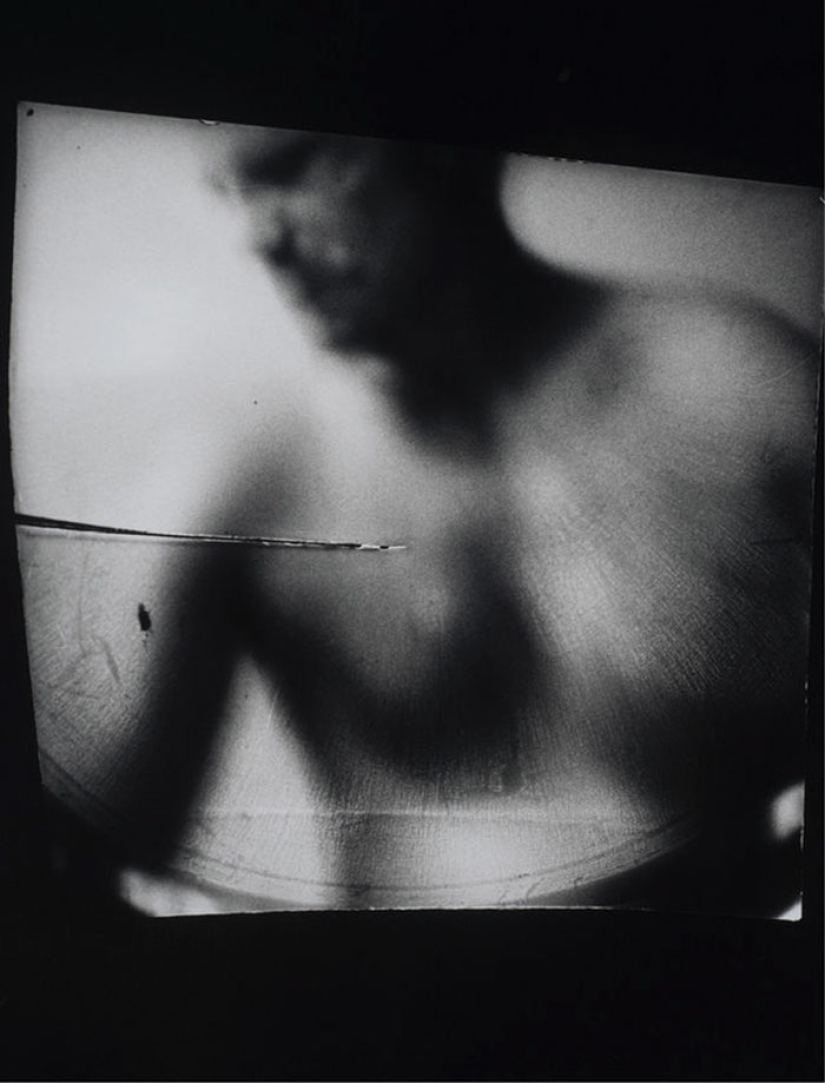 Una artista estadounidense se ha colocado una cámara en la vagina y está fotografiando a sus amantes