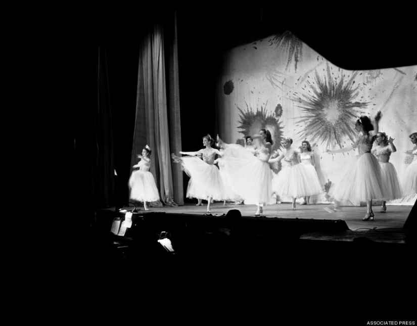 Una breve pero impresionante historia del burlesque en la década de 1950 Una breve pero impresionante historia del burlesque en la década de 1950