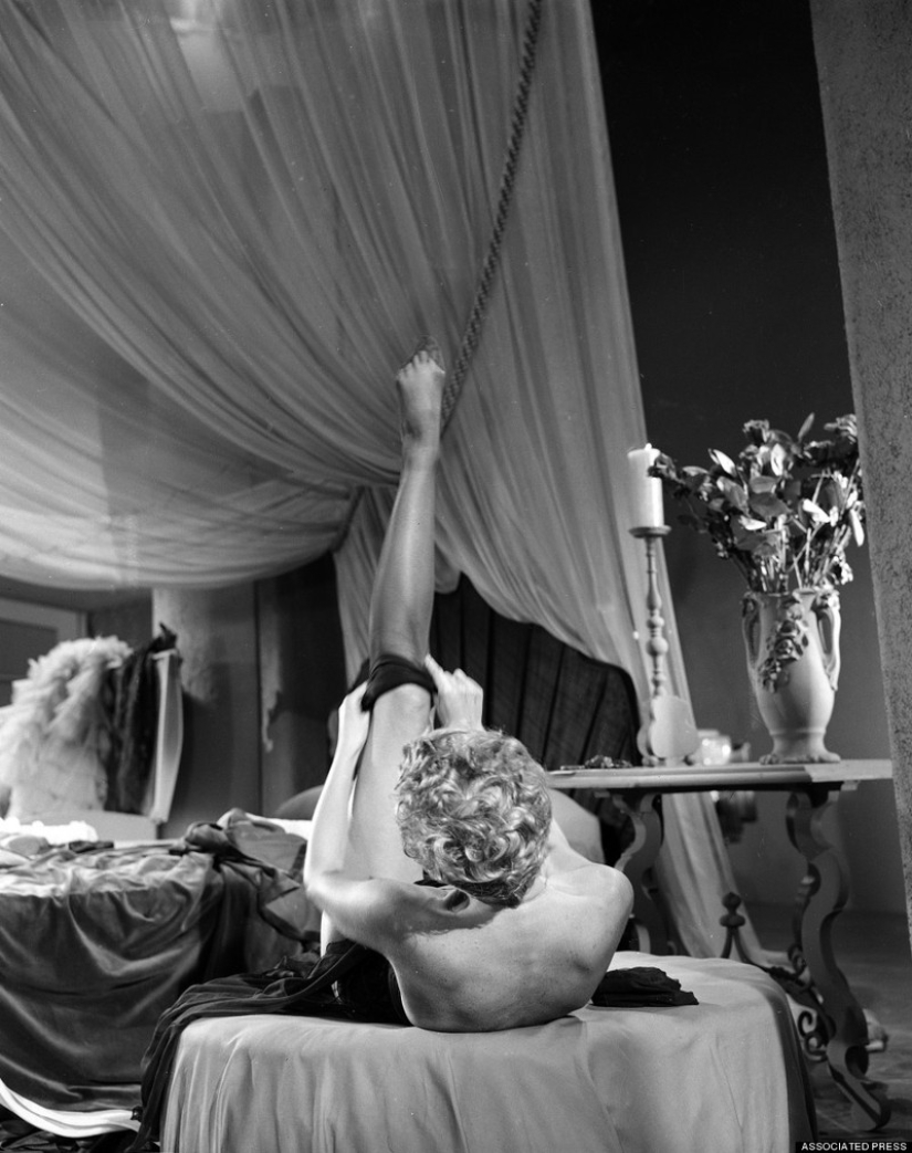 Una breve pero impresionante historia del burlesque en la década de 1950 Una breve pero impresionante historia del burlesque en la década de 1950