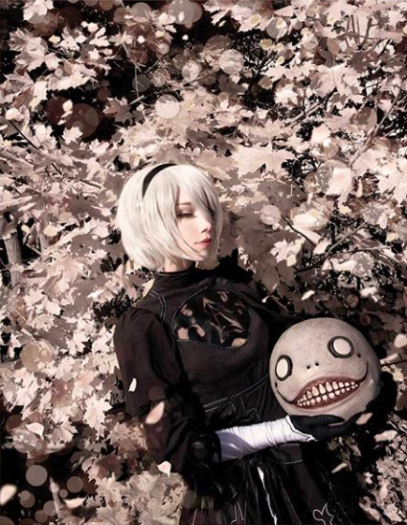 Una enfermera por la tarde, una muñeca por la noche: una sueca de 20 años "se movió"