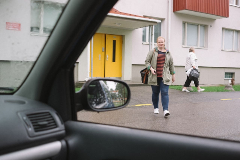 Una excelente manera de ahorrar dinero: una fotógrafa estonia filmó su boda ella misma