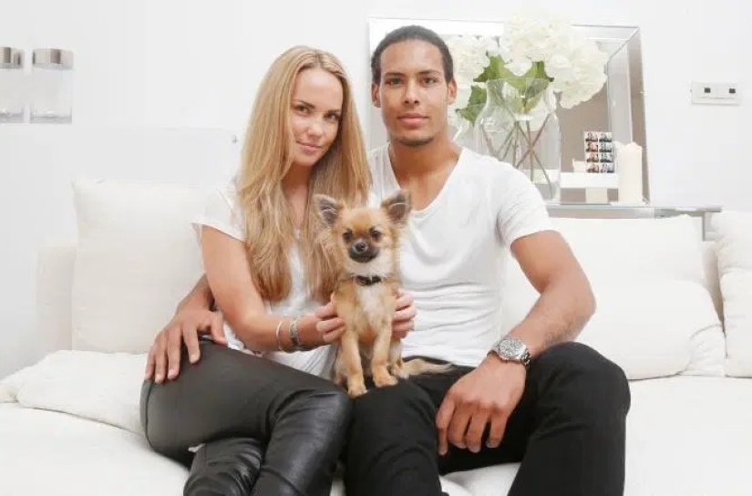 Una hermosa pareja del mundo del fútbol: el encantador Ricky Neutgerag y su esposo, el mejor jugador de la Premier League Virgil Van Dijk Una hermosa pareja del mundo del fútbol: el encantador Ricky Neutgerag y su esposo, el mejor jugador de la Premier League Virgil Van Dijk