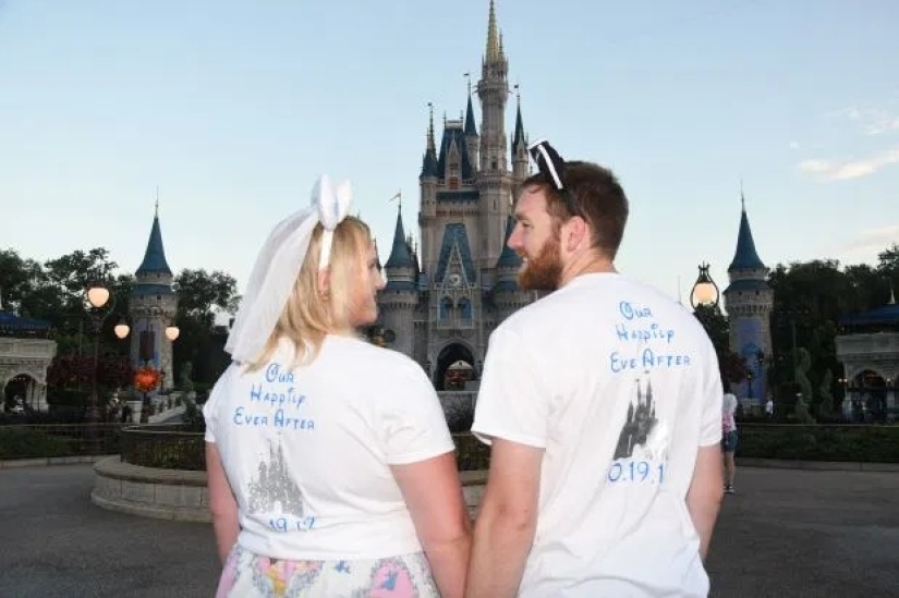 Una historia de amor: los recién casados organizaron una boda elegante al estilo de Disney Una historia de amor: los recién casados organizaron una boda elegante al estilo de Disney