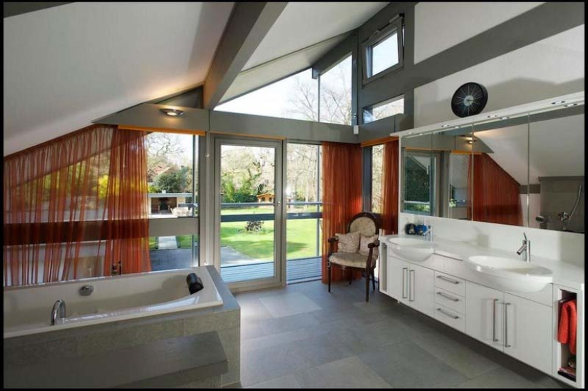 ¿Una mansión de diseño y un automóvil de lujo por solo 2 mil rublos? Y por qué no!