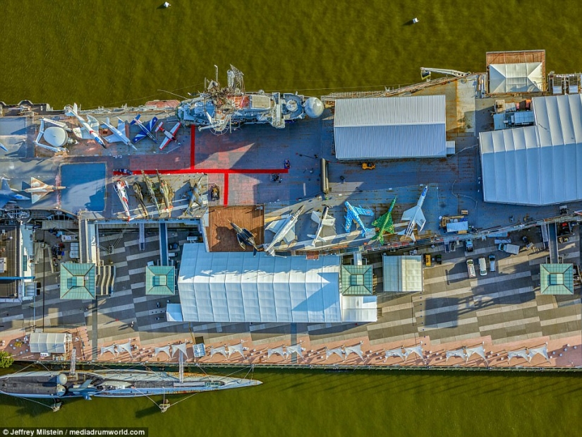 Una mirada desde el cielo a la "Gran Manzana" y a la "Ciudad de los Ángeles"
