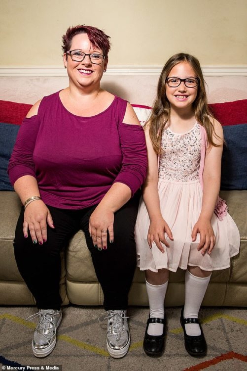 Una mujer británica de 50 años finalmente ha dejado de amamantar a su hija de 9 años Una mujer británica de 50 años finalmente ha dejado de amamantar a su hija de 9 años