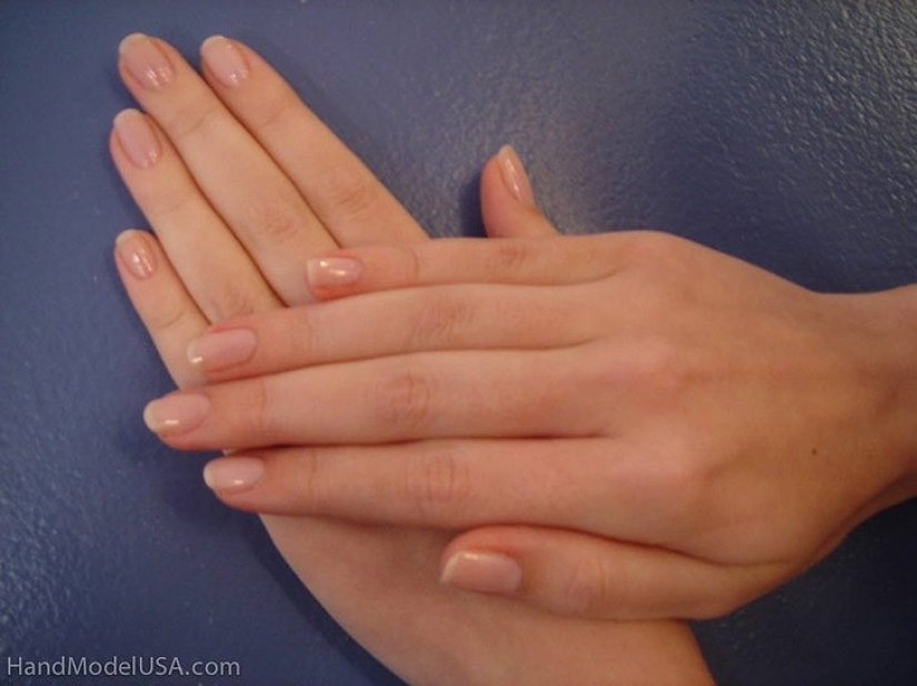 Una mujer que se gana la vida con sus manos, pero no de la manera que piensas Una mujer que se gana la vida con sus manos, pero no de la manera que piensas