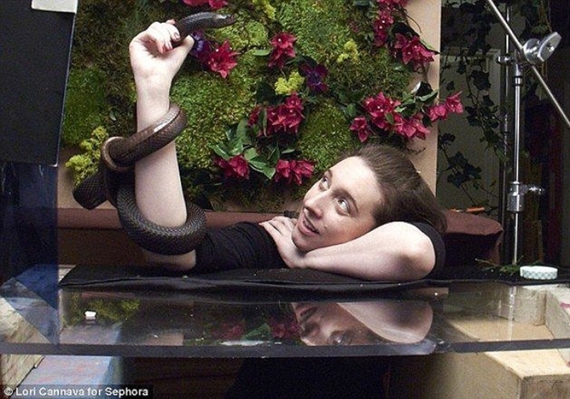 Una mujer que se gana la vida con sus manos, pero no de la manera que piensas Una mujer que se gana la vida con sus manos, pero no de la manera que piensas