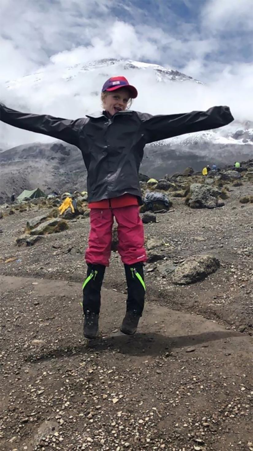 Una niña de 7 años se convirtió en la conquistadora más joven del Kilimanjaro en honor a su difunto padre