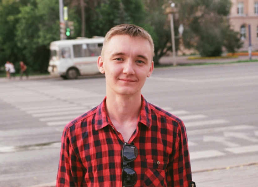 Una periodista rusa entró en la guarida de las feministas disfrazada de mujer