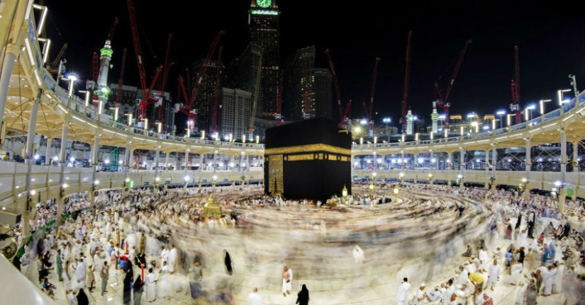 Unauthorized entry is allowed: models staged a hot bachelorette party in Manchester City