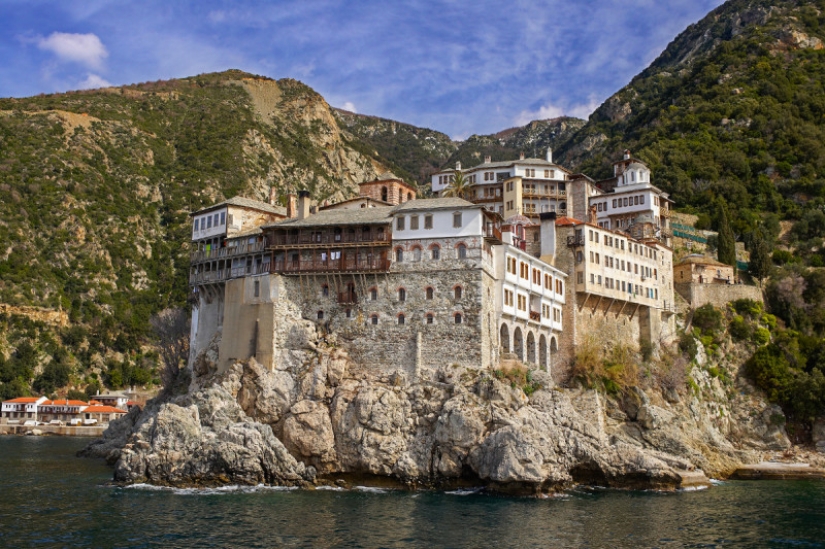 Unauthorized entry is allowed: models staged a hot bachelorette party in Manchester City