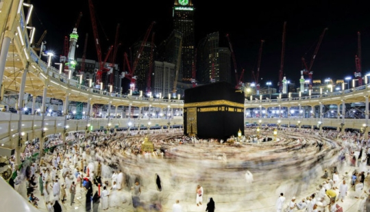 Unauthorized entry is allowed: models staged a hot bachelorette party in Manchester City