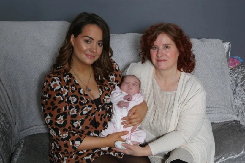 Under one star: baby, mother and grandmother were born on the same day Under one star: baby, mother and grandmother were born on the same day