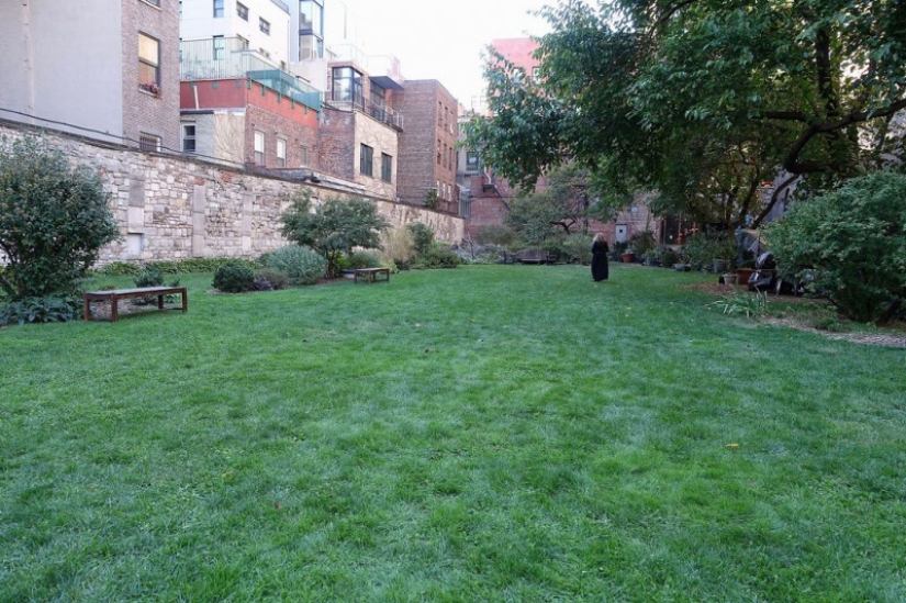 Underground cemeteries of New York