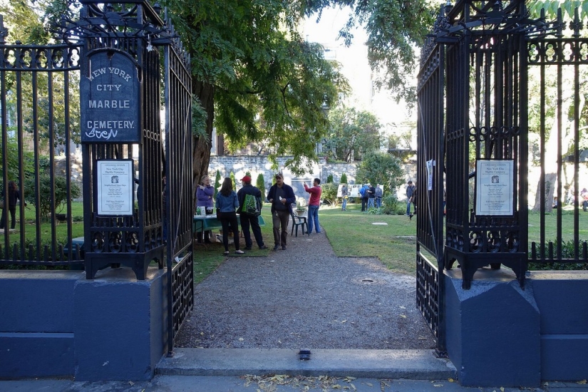 Underground cemeteries of New York
