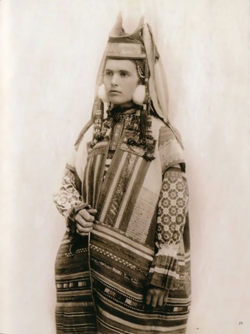Unique photos of Russian beauties in folk costumes of pre-revolutionary Russia