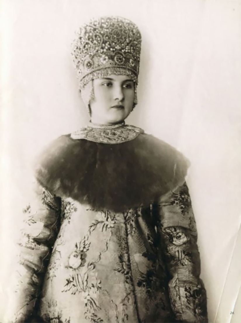 Unique photos of Russian beauties in folk costumes of pre-revolutionary Russia