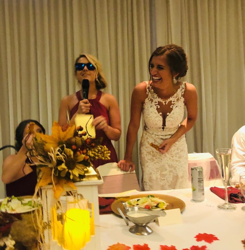 Until fast food separates us: the bride received a wedding bouquet of nuggets and ate it with appetite