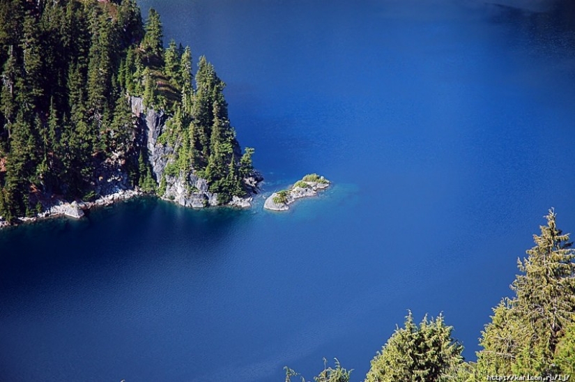 USA: Lakes and Waterfalls of the Foss River Valley