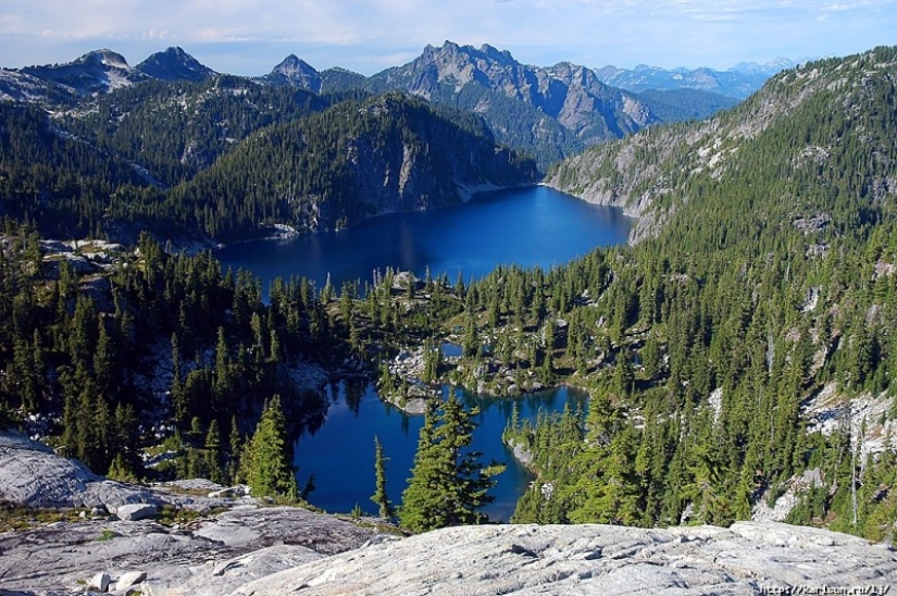 USA: Lakes and Waterfalls of the Foss River Valley