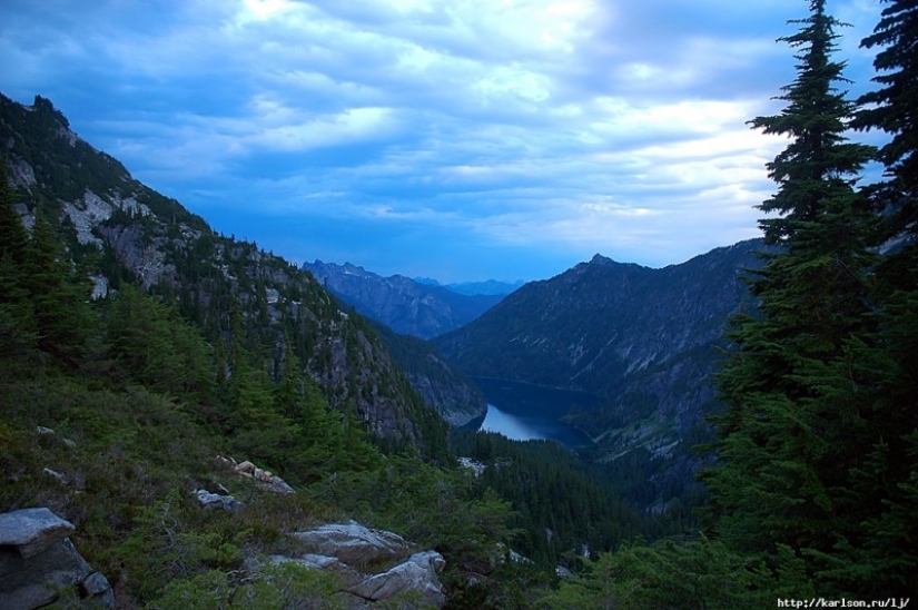 USA: Lakes and Waterfalls of the Foss River Valley