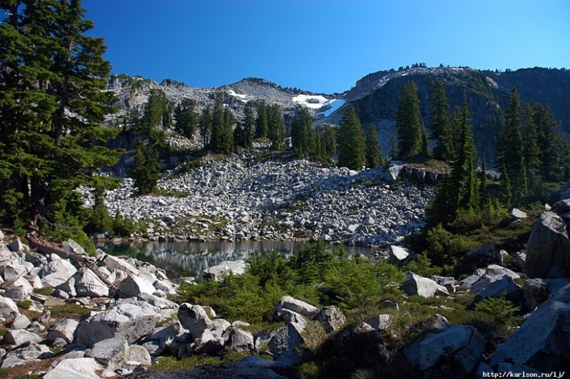 USA: Lakes and Waterfalls of the Foss River Valley