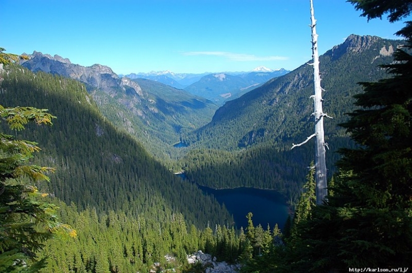 USA: Lakes and Waterfalls of the Foss River Valley