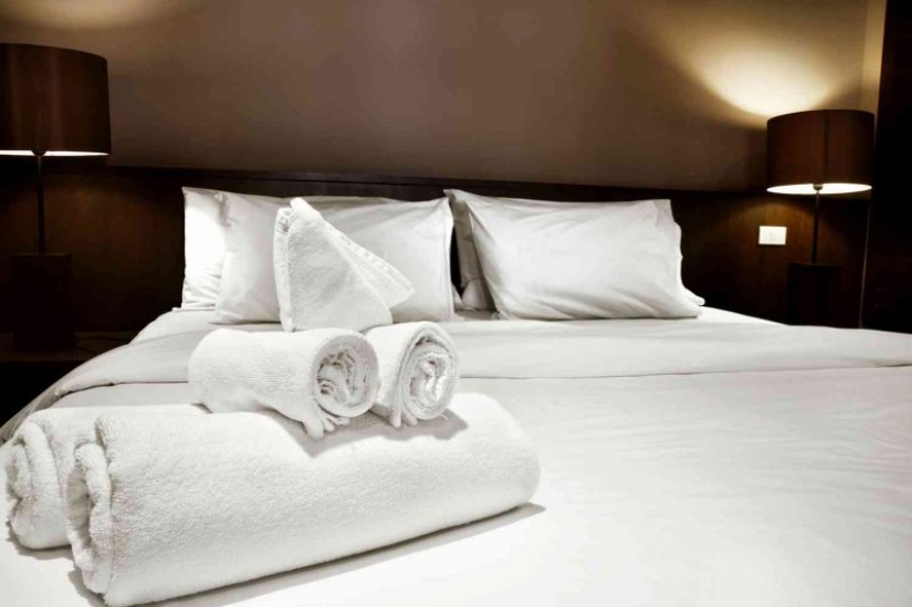 Useful life hacks from experienced flight attendants! Useful life hacks from experienced flight attendants!