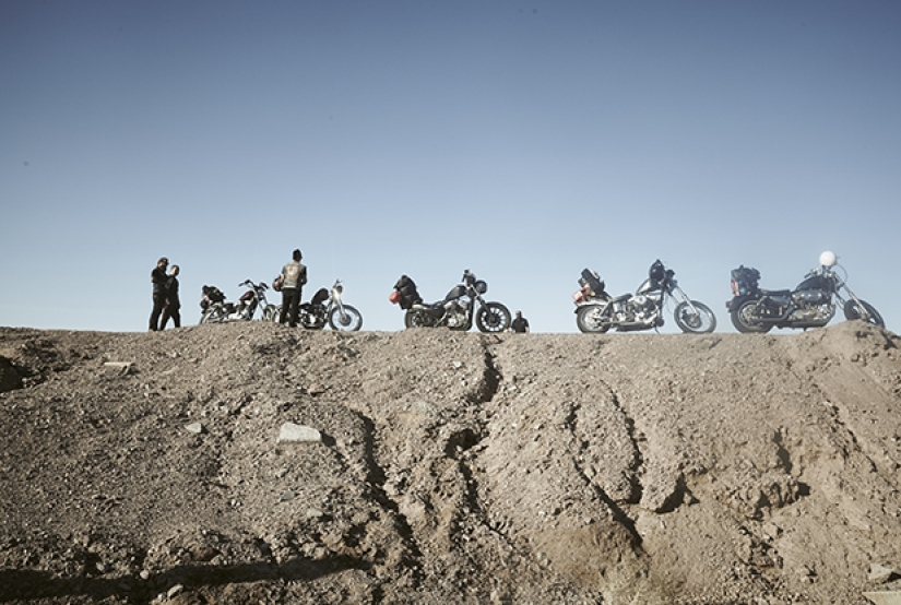 Viaje de fotógrafo con ciclistas en el "Camino del Diablo" Viaje de fotógrafo con ciclistas en el "Camino del Diablo"
