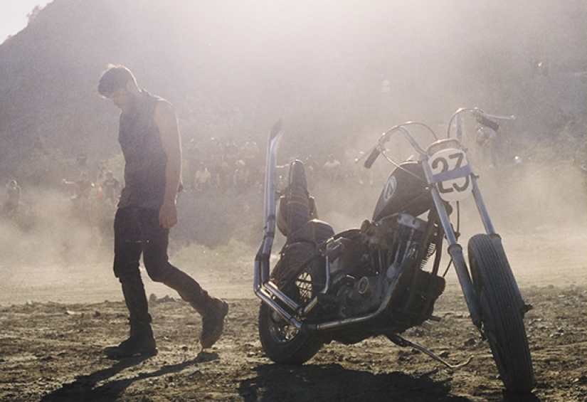 Viaje del fotógrafo con ciclistas en el "Camino del Diablo" Viaje del fotógrafo con ciclistas en el "Camino del Diablo"