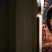 Vida feliz de un fotógrafo coreano con una muñeca sexual