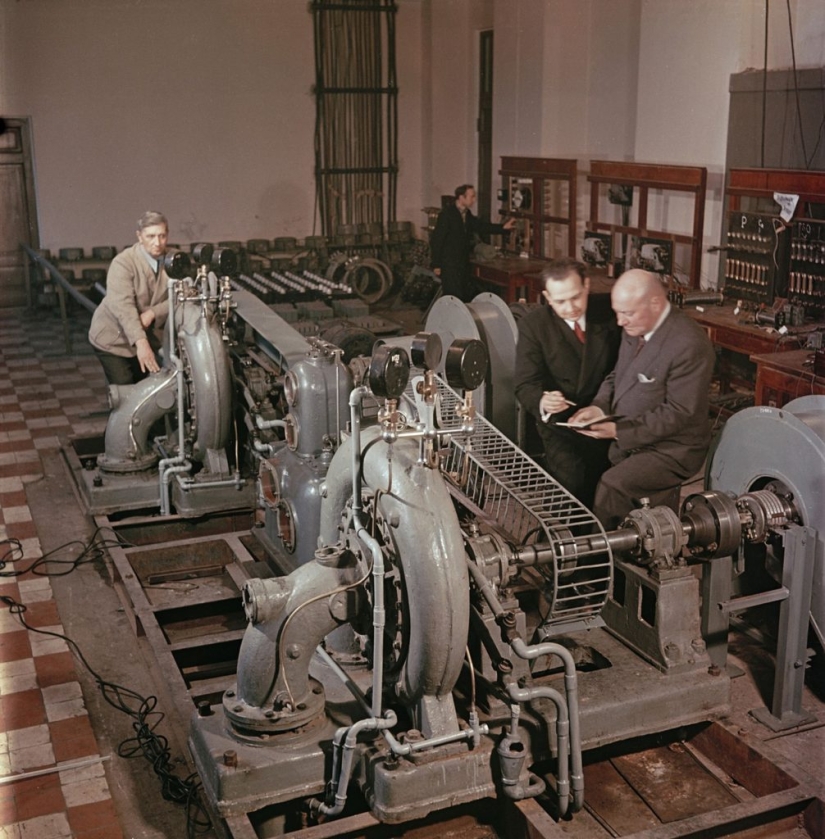 Vida laboral: desconocido color de las fotos de la vida cotidiana en la unión soviética de la década de 1950