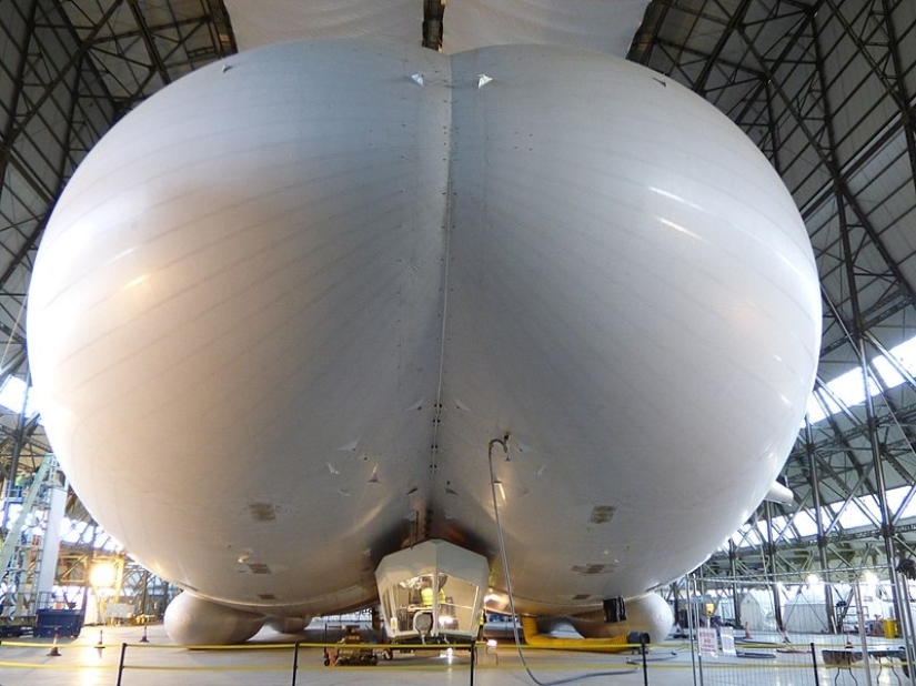 Viejos olvidados: los españoles sustituyen los aviones de pasajeros por dirigibles