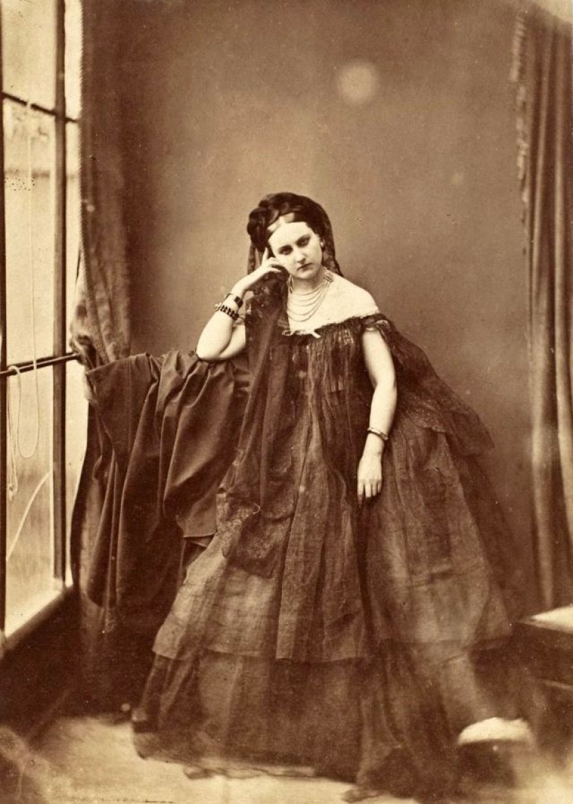 Virginia Oldoini-Condesa, amante del emperador y la primera modelo del siglo XIX Virginia Oldoini-Condesa, amante del emperador y la primera modelo del siglo XIX