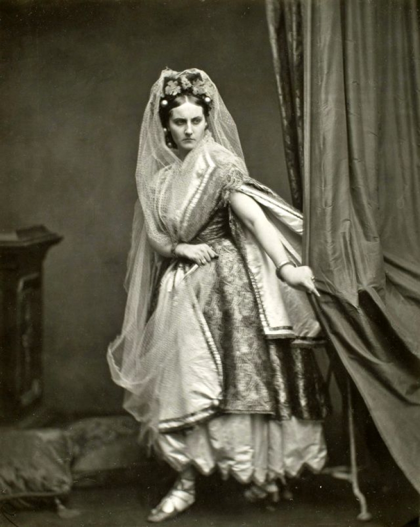 Virginia Oldoini-Condesa, amante del emperador y la primera modelo del siglo XIX Virginia Oldoini-Condesa, amante del emperador y la primera modelo del siglo XIX
