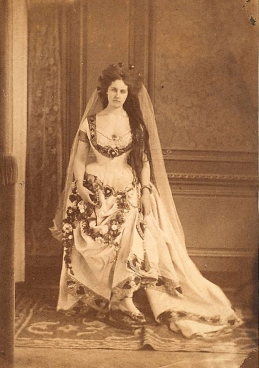 Virginia Oldoini-Condesa, amante del emperador y la primera modelo del siglo XIX Virginia Oldoini-Condesa, amante del emperador y la primera modelo del siglo XIX
