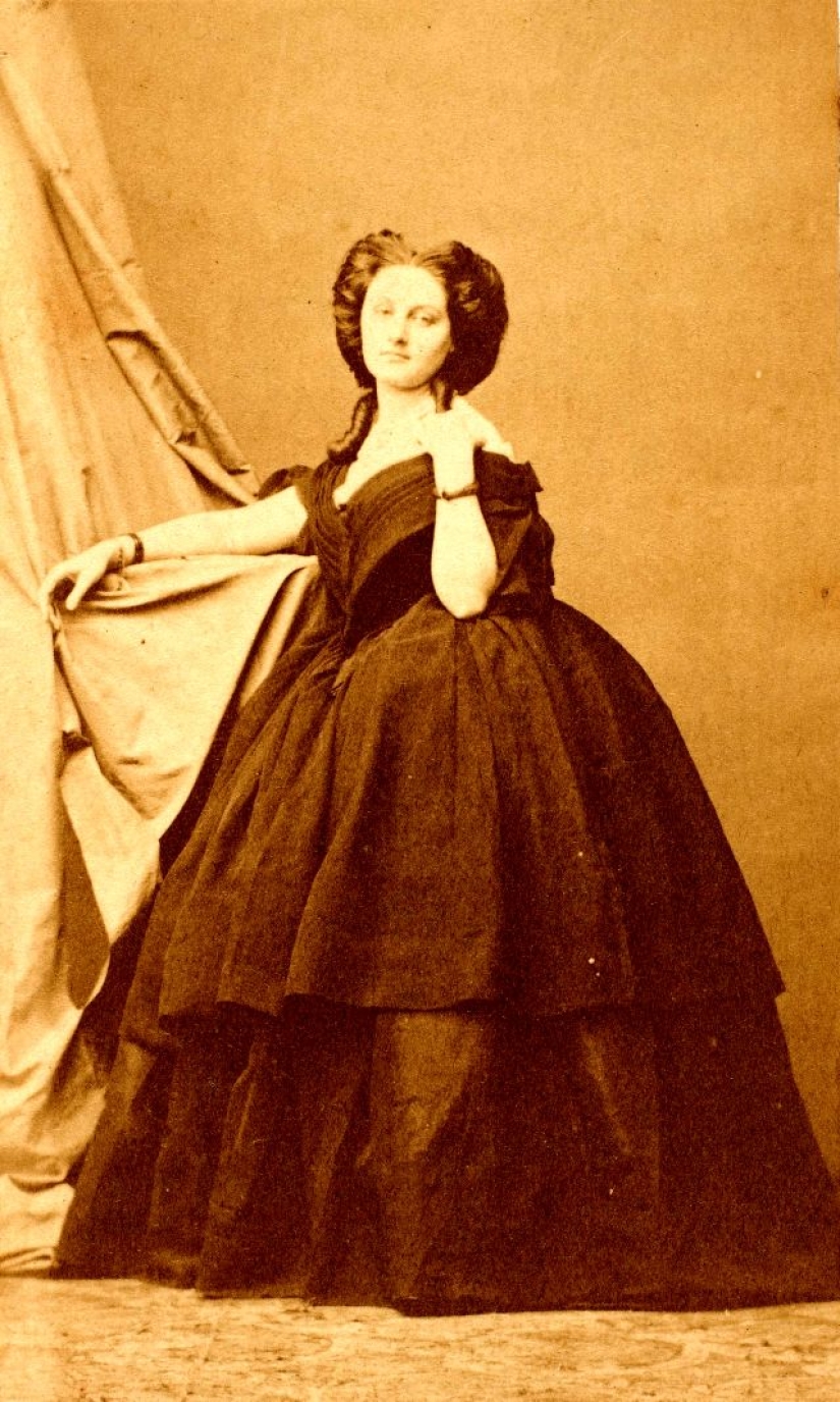 Virginia Oldoini-Condesa, amante del emperador y la primera modelo del siglo XIX Virginia Oldoini-Condesa, amante del emperador y la primera modelo del siglo XIX